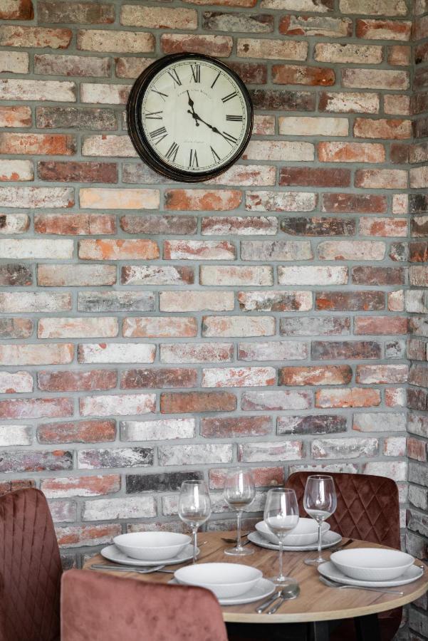 Stylish Apartment Near Wroclavia For 4 Guests By Noclegi Renters Wrocław Exterior foto